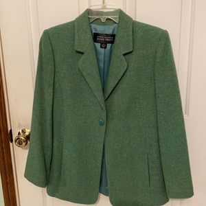 Ellen Tracy woolen suit size 4